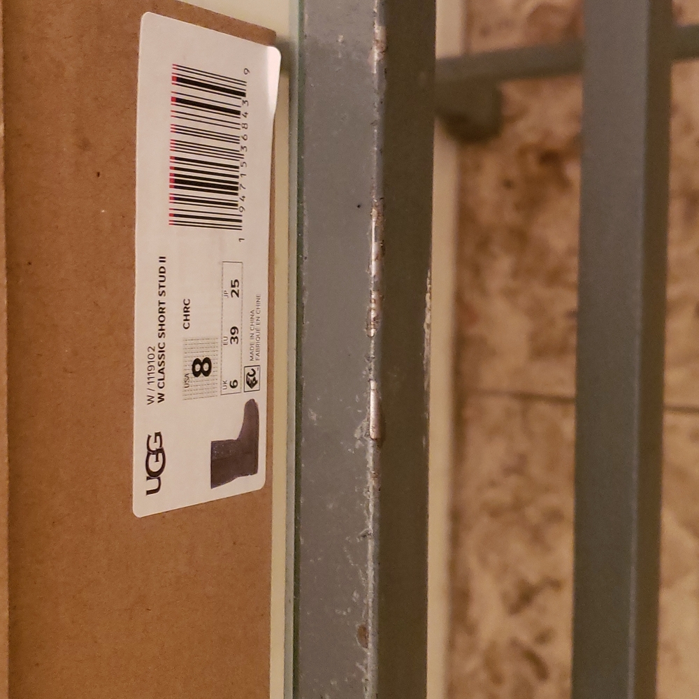 UGG Brand New Boots No box - Picture 2 of 4